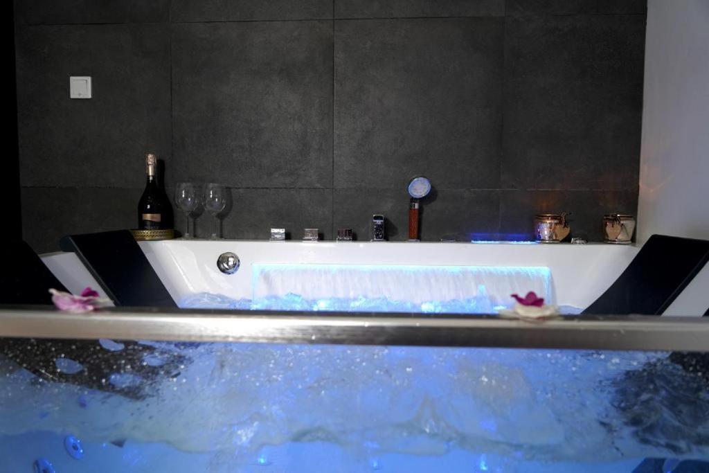 Relax Jacuzzi Apartment Krakkó Kültér fotó